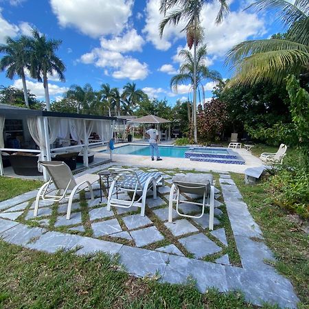 Private Retreat Villa Lake Worth Beach Exterior photo